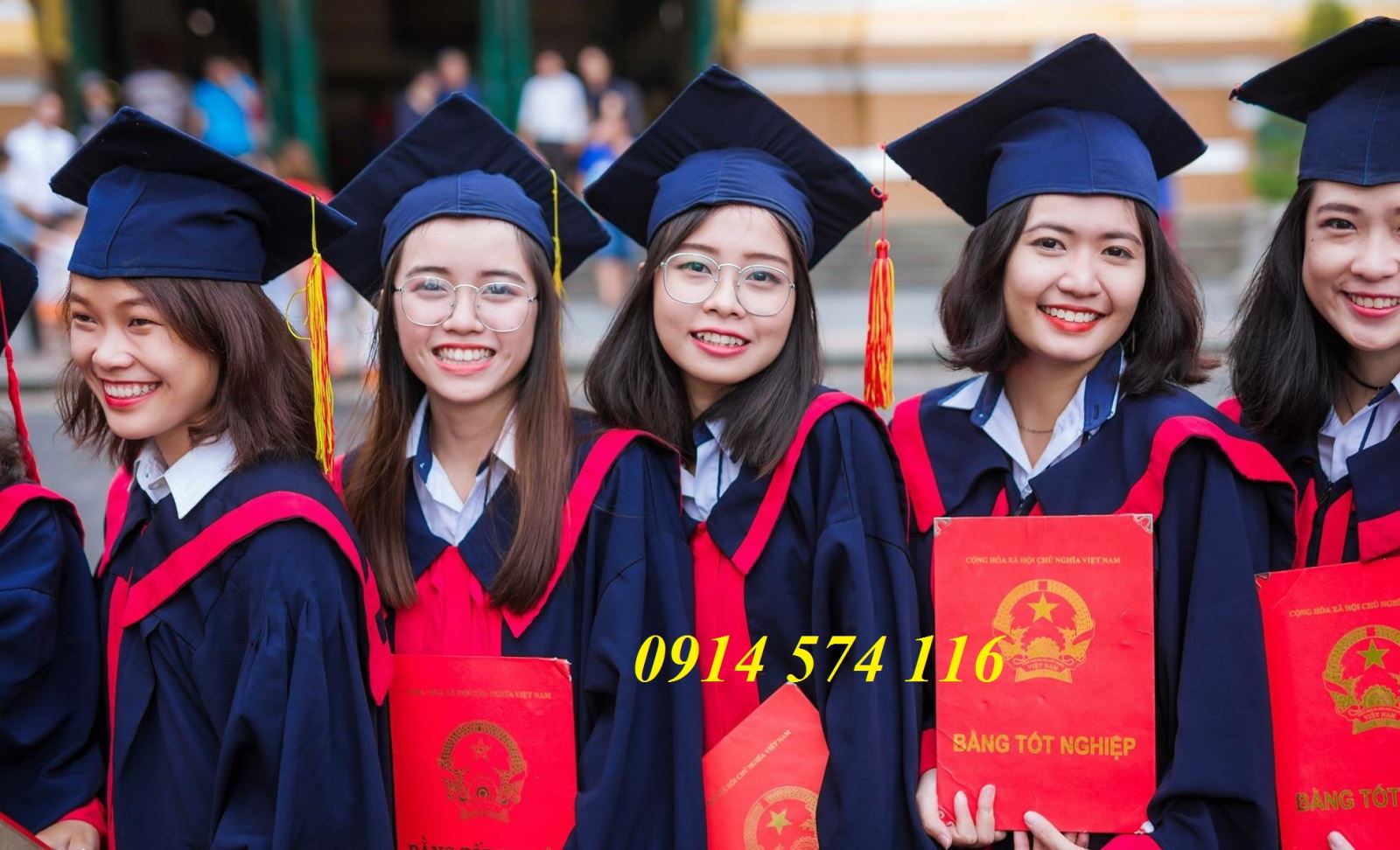 dong phuc tot nghiep 2023 